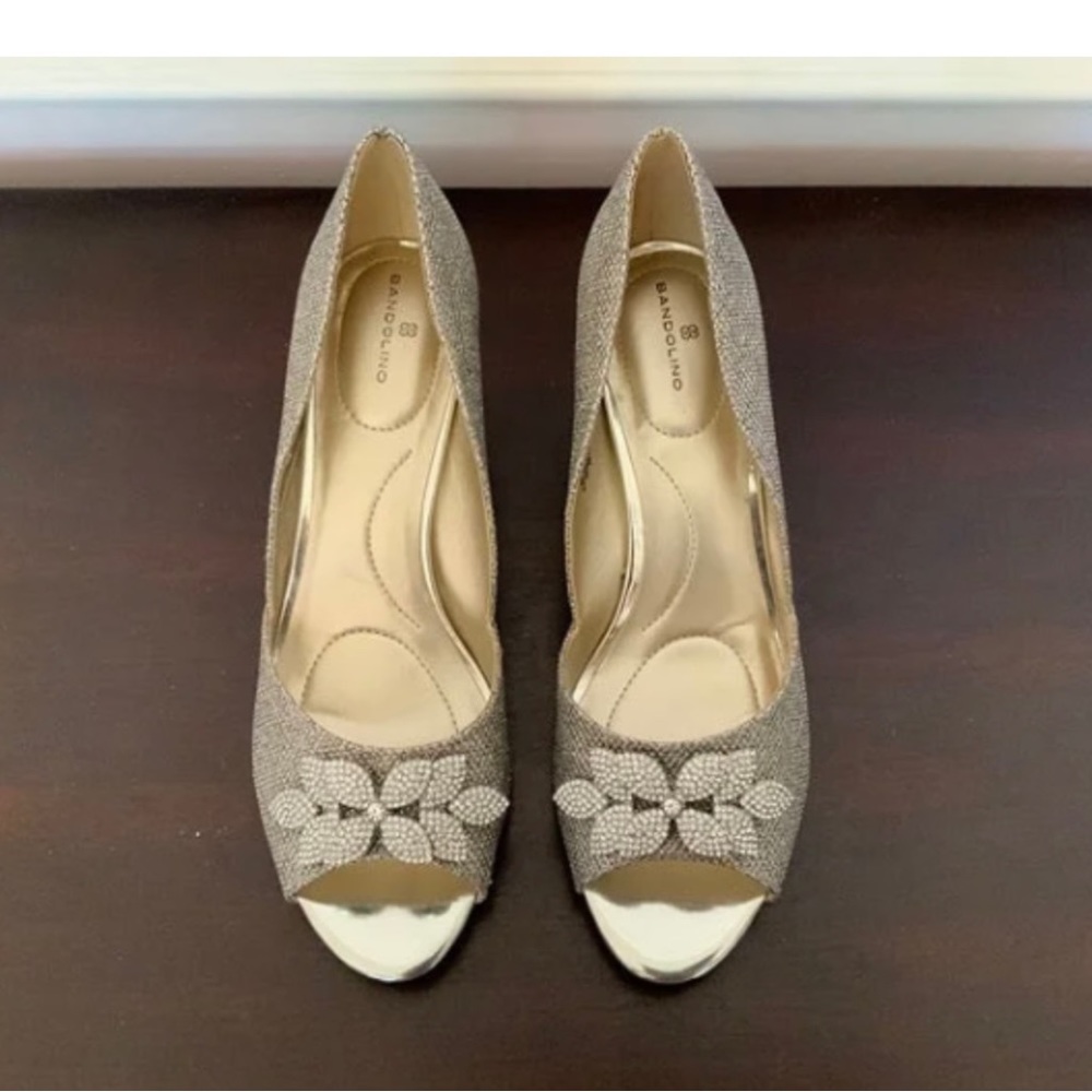 Gold sparkly shoes size 9M